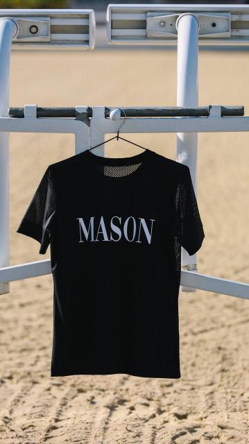 Футболка AM с надписью MASON, спина и рукава из сетки (черный/белый)